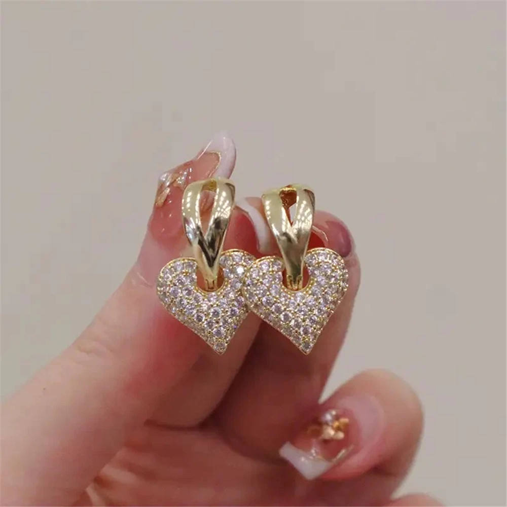 18K Gold Sparkling Pave Heart Earrings