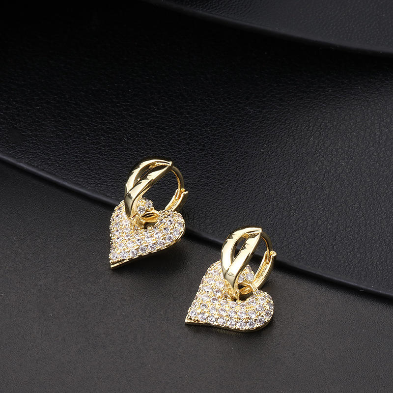 18K Gold Sparkling Pave Heart Earrings